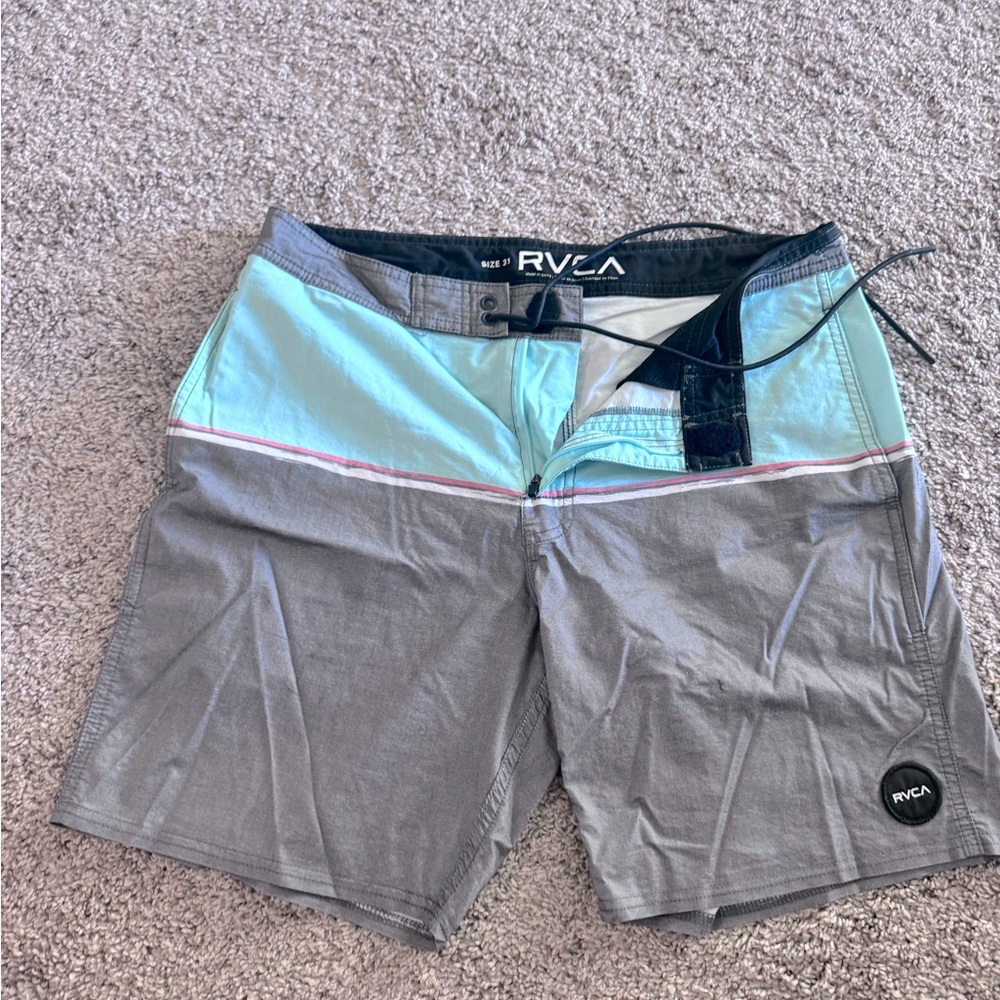 Size 31 board shorts RVCA